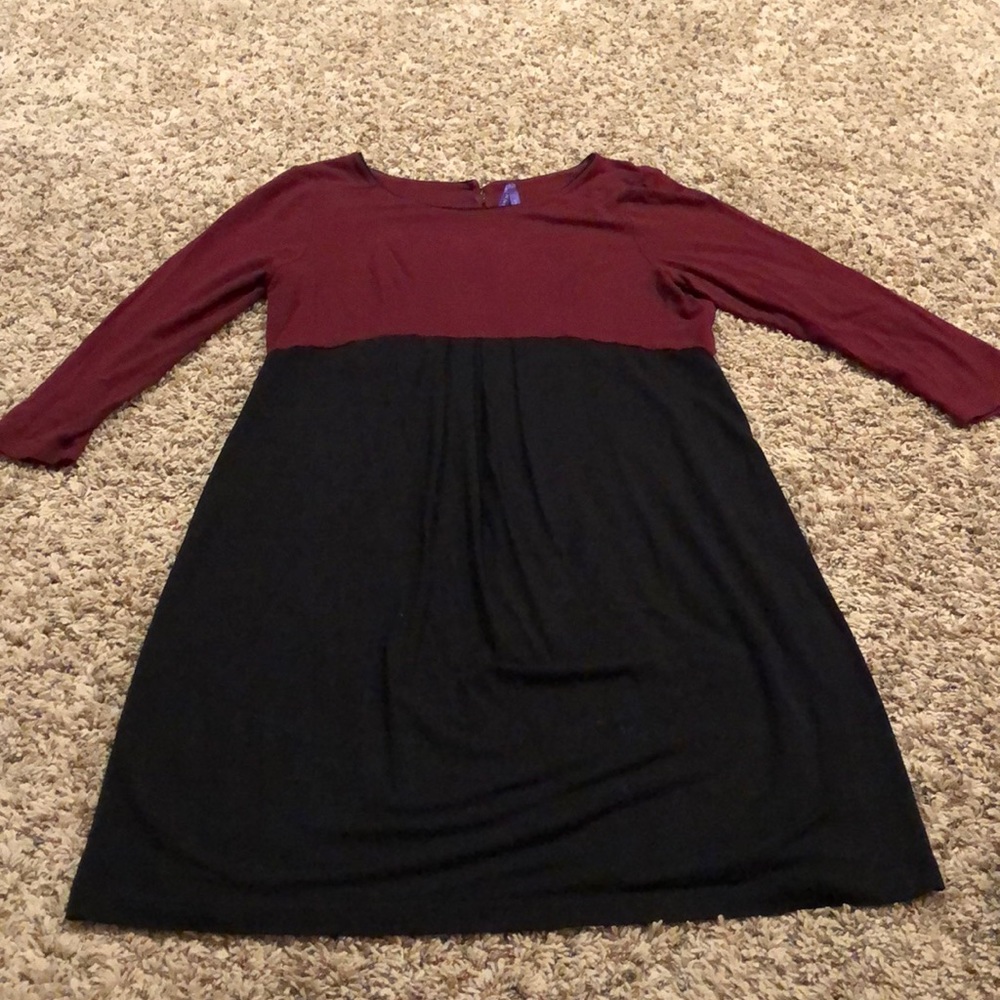 Seraphine Maroon & Black Maternity Dress